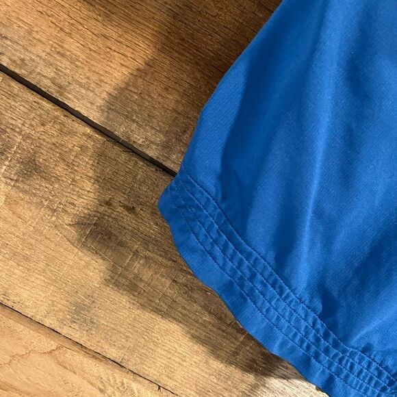 Under Armour royal blue wrap loose style athletic tank - M - 🙂3/$15 - Picture 2 of 7